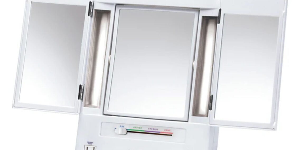 Why People Are Replacing Standard Mirrors With Smarter Vanity Setups